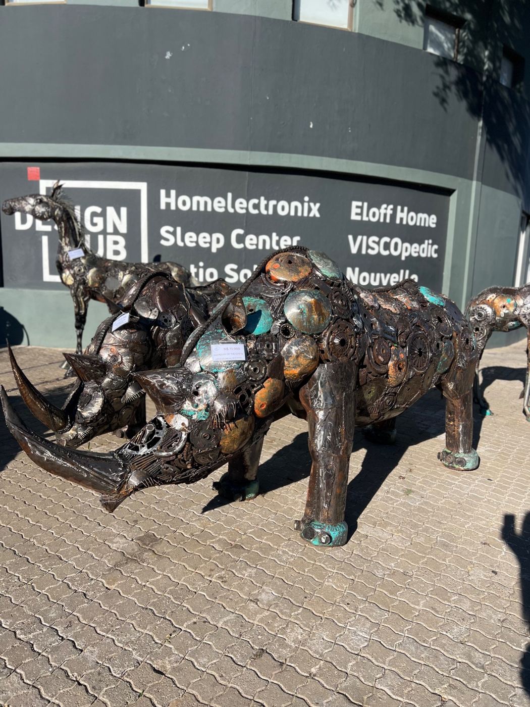 Rhino sculpture, Guardian of the Earth